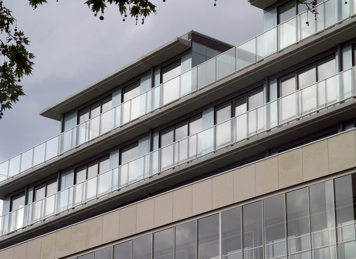 Velperplein Arnhem  - Balustrades voor balkons - Metaglas (2)