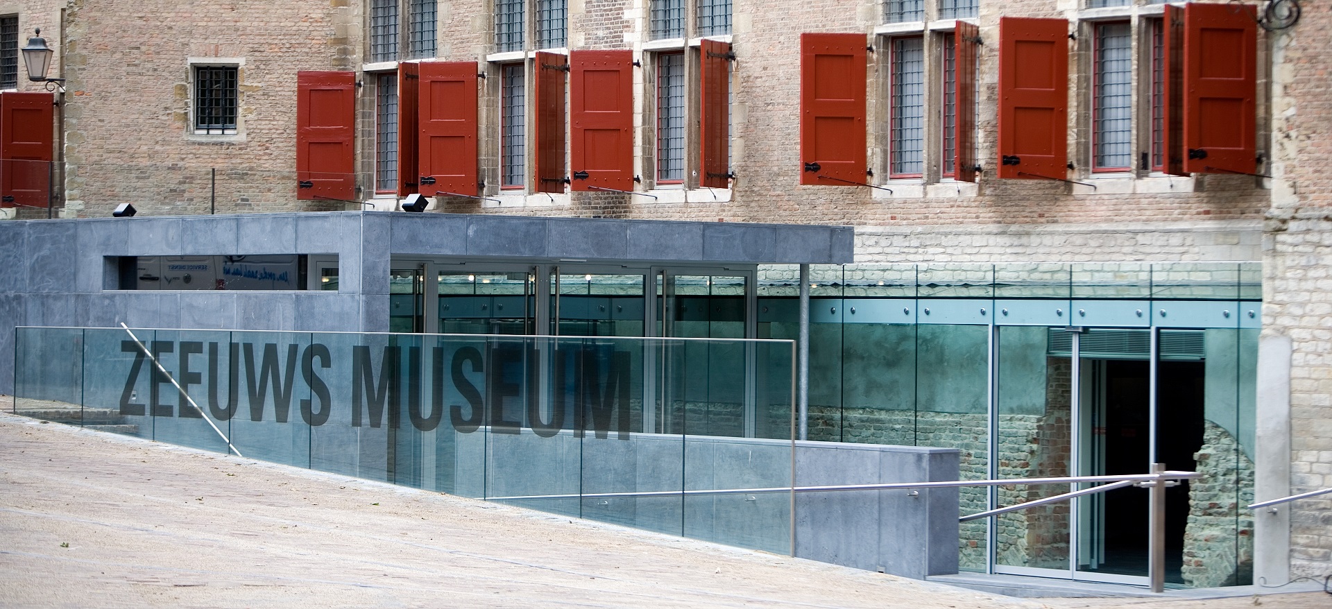 Maatwerk glasconstructies-Zeeuws Museum-monument-Metaglas