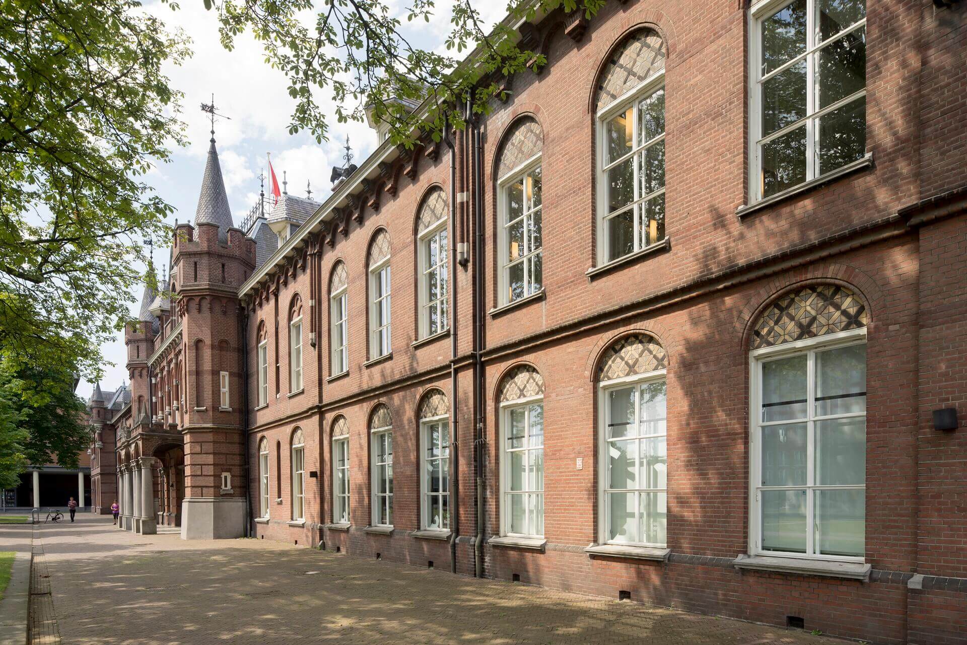 Breda Achterzetramen