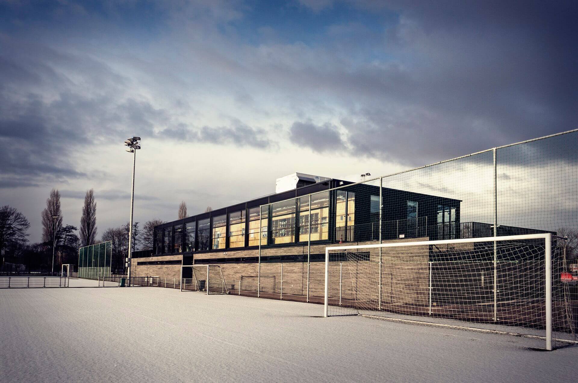 Zeeburgia Amsterdam-Clubhuis-Gevelbekleding-Metaglas